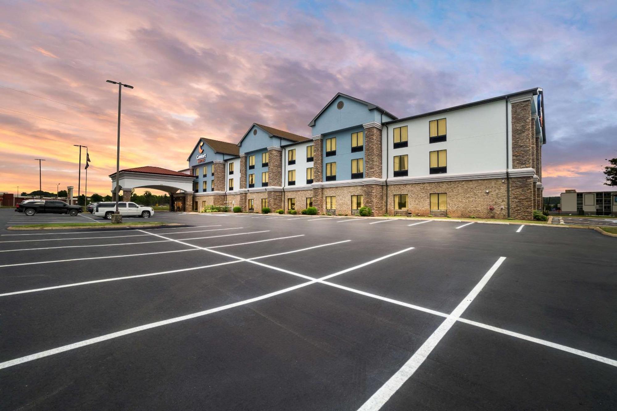 Comfort Suites Jackson I-40 Esterno foto