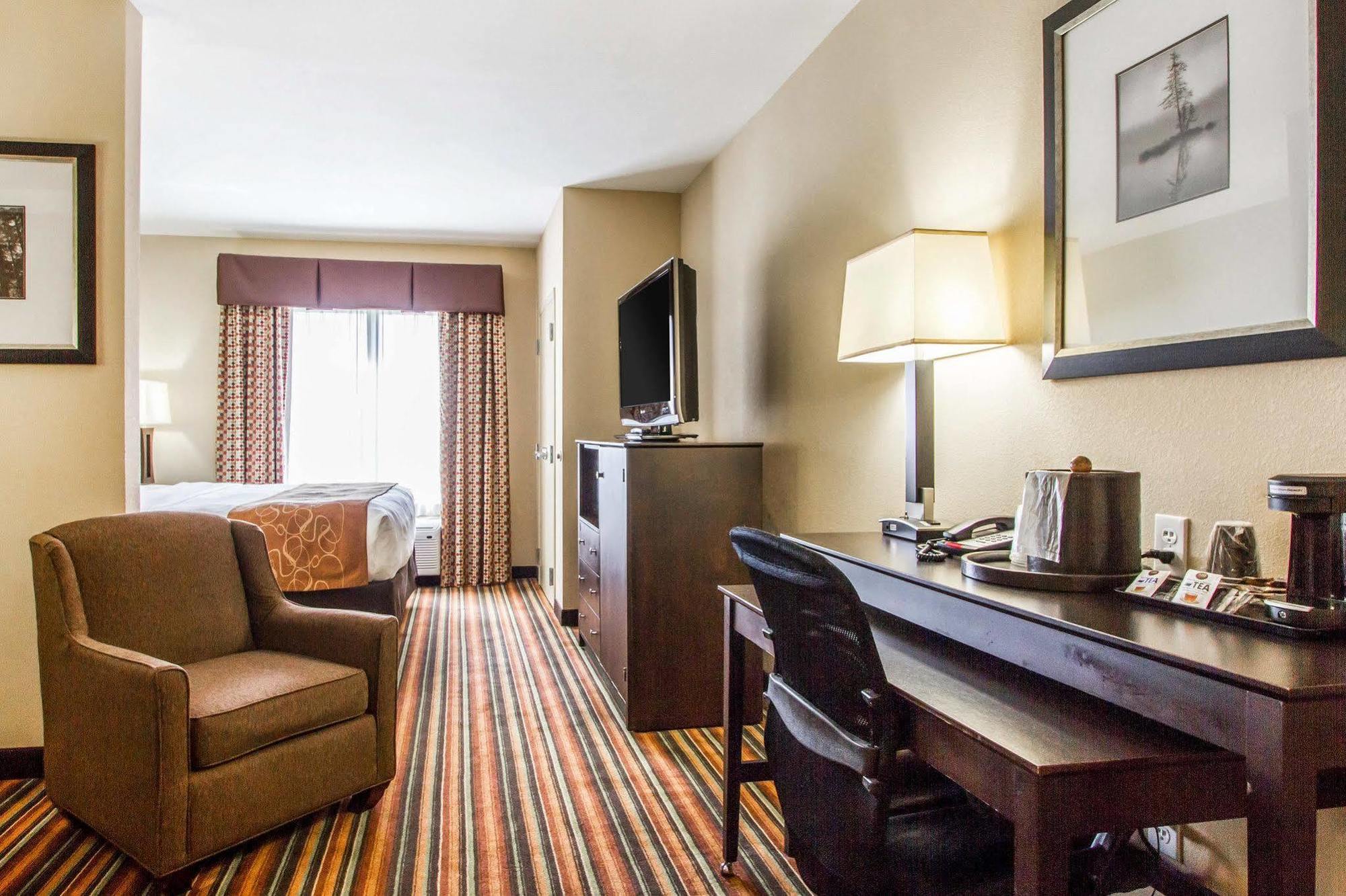 Comfort Suites Jackson I-40 Esterno foto